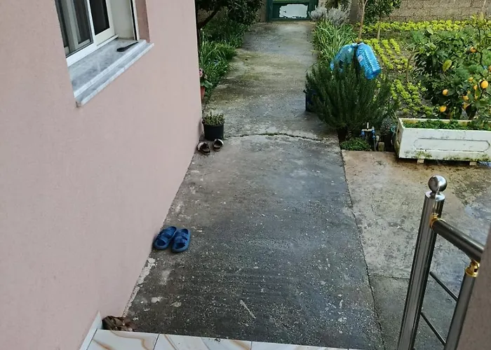 Tafa House Darezeze e Re